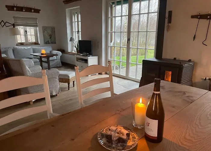 בית נופש Haus Am Kamin Privater Seezugang וורנדורף