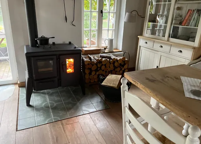 Haus Am Kamin Privater Seezugang Hébergement de vacances *