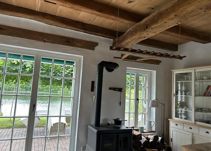 Haus Am Kamin Privater Seezugang Hébergement de vacances *